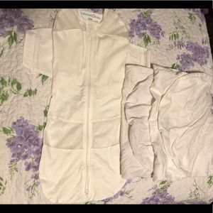 Snoo sleep sack size M MED Medium New without box + 2 white basinet sheets